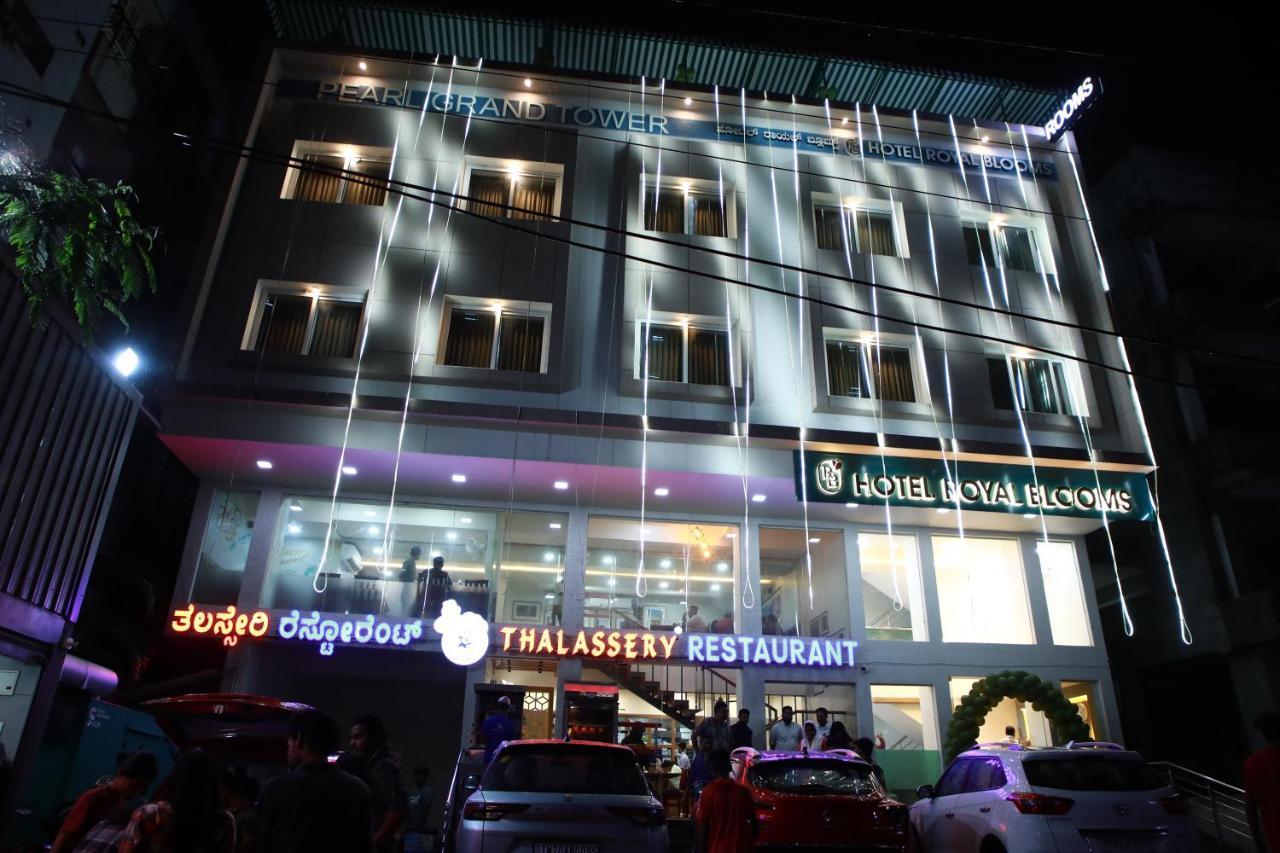 Hotel Royal Blooms Bangalore Extérieur photo